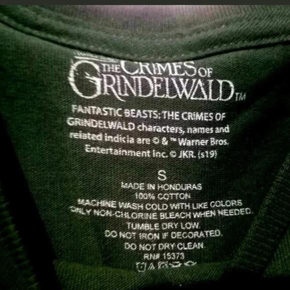 Loot Crate Exclusive Crimes of Grindelwald T-shirt - Picture 4 of 4